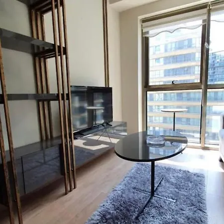 Apartment Close *